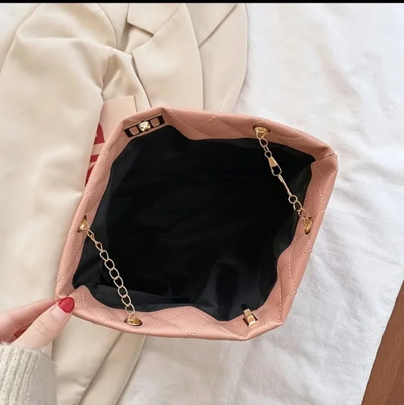 Quilted Chain Tote Bags,Large Capacity Women's Shoulder Bags.Black,Pink & Khaki - Picture 3 of 8